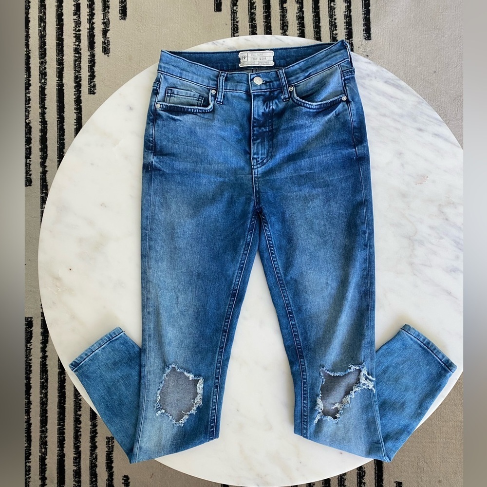 Free People Busted Knee Distressed Skinny Jeans W 27